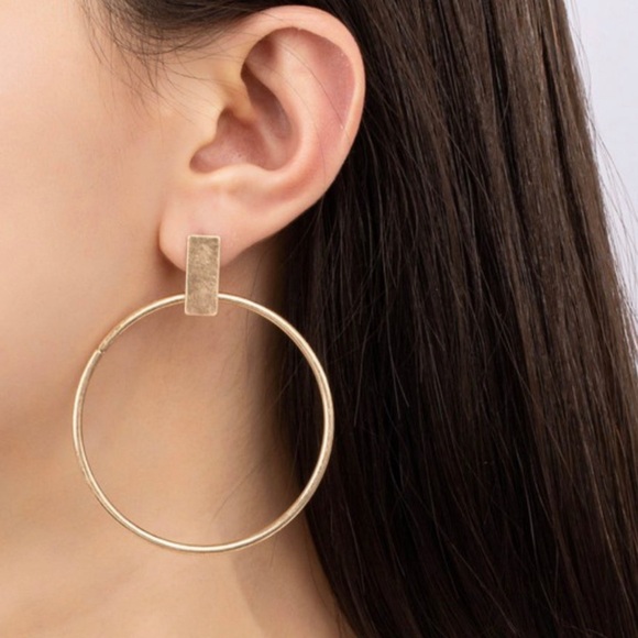 Chic minimalist antique finish earring - Picture 2 of 5